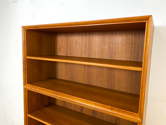 Hochwertiger Vintage Bücherschrank von Strobeck in skandinavischem Stil I Teakholz I Regal Bücherregal Holzregal Kommode Danish Design Mid-Century Vintage Teak 70er I