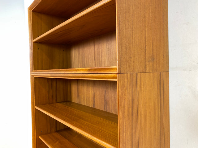 Hochwertiger Vintage Bücherschrank von Strobeck in skandinavischem Stil I Teakholz I Regal Bücherregal Holzregal Kommode Danish Design Mid-Century Vintage Teak 70er I