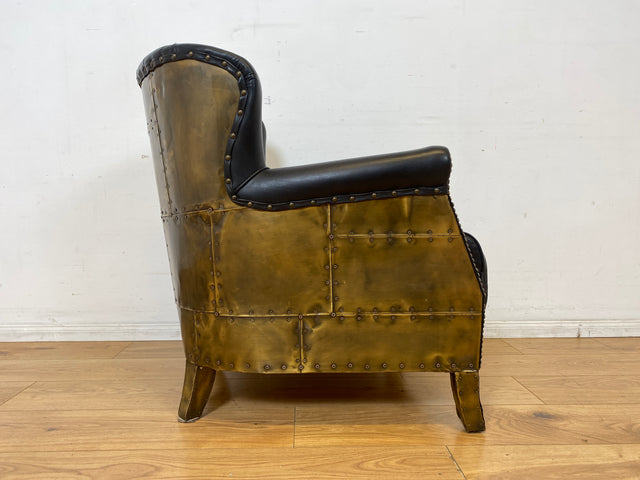 Hochwertiger Vintage Clubsessel im Aviator Stil mit gestepptem Echtleder Bezug und Messing Beschlag I Sessel Ohrensessel Ledersessel Armchair Leder Chesterfiel Designer I