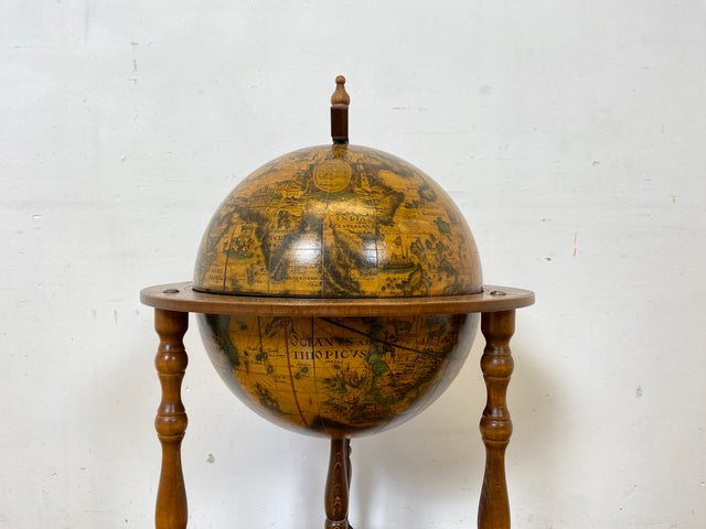 Kultige Vintage Globus Bar auf Rollen mit aufklappbarem Fach, Ablage und Beleuchtung I Globusbar Bar Barwagen Servierwagen Barschrank Mini-Bar Hausbar Retro I