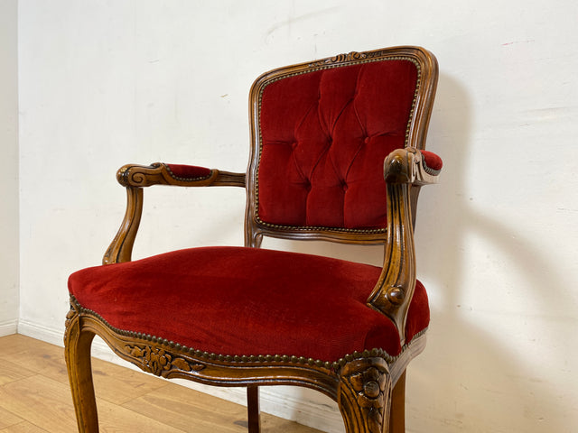 Eleganter und sehr gut erhaltener Vintage Salonsessel mit handverziertem Holzrahmen und grandiosem Bordeaux rotem Bezug I Sessel Armlehnstuhl Stuhl Stilmöbel Barock I