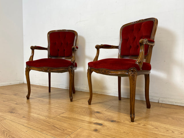 Eleganter und sehr gut erhaltener Vintage Salonsessel mit handverziertem Holzrahmen und grandiosem Bordeaux rotem Bezug I Sessel Armlehnstuhl Stuhl Stilmöbel Barock I