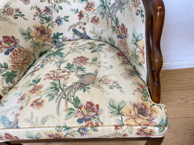 Vornehmer handverzierter Vintage Salonsessel mit Schwänen und tollem floralem, jedoch etwas fleckigem, Bezug I Sessel Stuhl Armlehnstuhl Lesesessel Sitzgarnitur Stilmöbel I