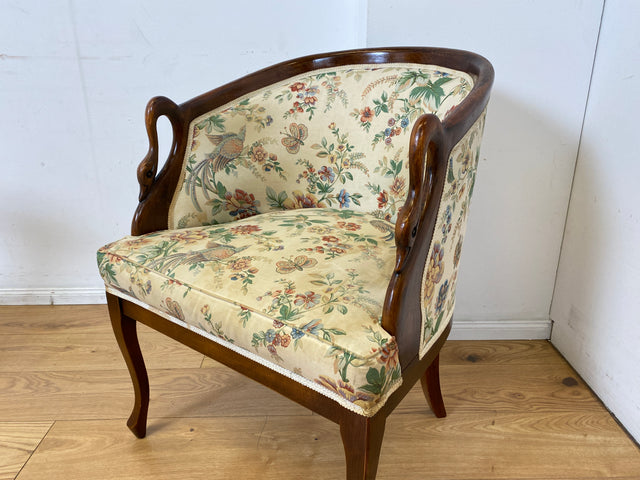 Vornehmer handverzierter Vintage Salonsessel mit Schwänen und tollem floralem, jedoch etwas fleckigem, Bezug I Sessel Stuhl Armlehnstuhl Lesesessel Sitzgarnitur Stilmöbel I
