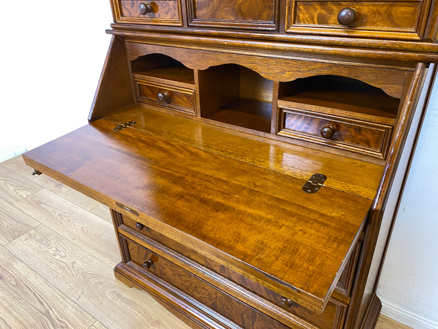 Formschöner und gut erhaltener Vintage Schreibschrank mit stabiler Schreibklappe und vielen Schubladen I Sekretär Schreibtisch Schreibkommode Bücherschrank Kommode Highboard I