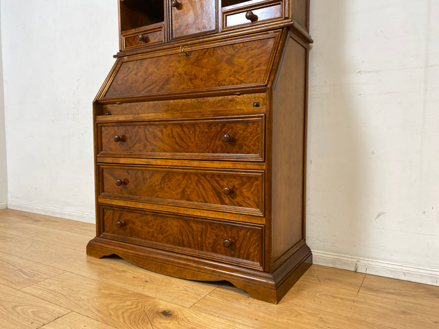 Formschöner und gut erhaltener Vintage Schreibschrank mit stabiler Schreibklappe und vielen Schubladen I Sekretär Schreibtisch Schreibkommode Bücherschrank Kommode Highboard I