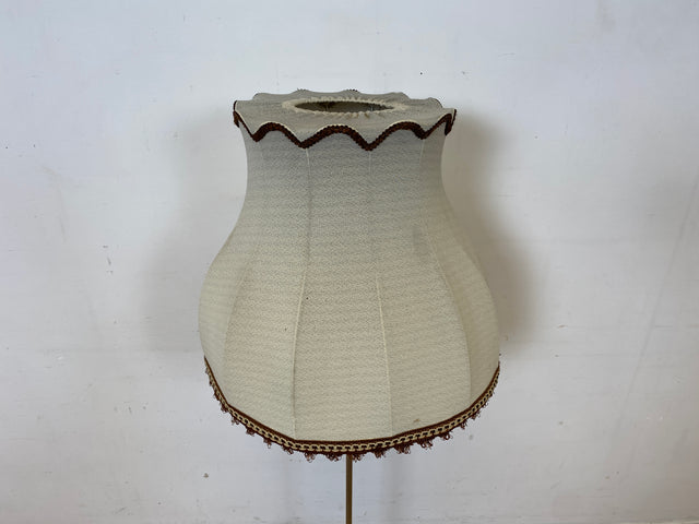 Hübsche vollfunktionsfähige Vintage Stehlampe mit formschönem original Lampenschirm und schwarzem Lampenfuß aus Metall I Stehleuchte Lampe Leuchte Vintage Retro Mid-Century I
