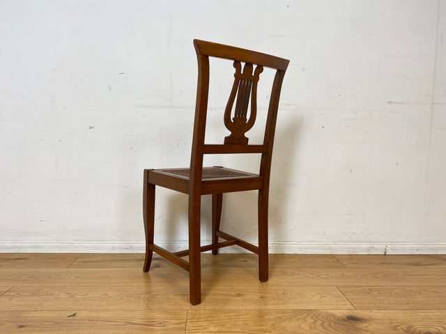 Eleganter und sehr gut erhaltener handverzierter Vintage Stuhl im antiken Stil mit Geflecht I Esszimmerstuhl Holzstuhl Küchenstuhl Dining Chair Jugendstil Stilmöbel I