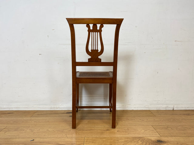 Eleganter und sehr gut erhaltener handverzierter Vintage Stuhl im antiken Stil mit Geflecht I Esszimmerstuhl Holzstuhl Küchenstuhl Dining Chair Jugendstil Stilmöbel I