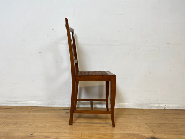 Eleganter und sehr gut erhaltener handverzierter Vintage Stuhl im antiken Stil mit Geflecht I Esszimmerstuhl Holzstuhl Küchenstuhl Dining Chair Jugendstil Stilmöbel I
