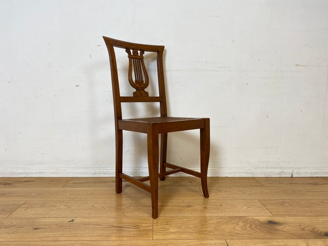 Eleganter und sehr gut erhaltener handverzierter Vintage Stuhl im antiken Stil mit Geflecht I Esszimmerstuhl Holzstuhl Küchenstuhl Dining Chair Jugendstil Stilmöbel I