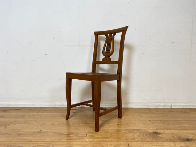 Eleganter und sehr gut erhaltener handverzierter Vintage Stuhl im antiken Stil mit Geflecht I Esszimmerstuhl Holzstuhl Küchenstuhl Dining Chair Jugendstil Stilmöbel I
