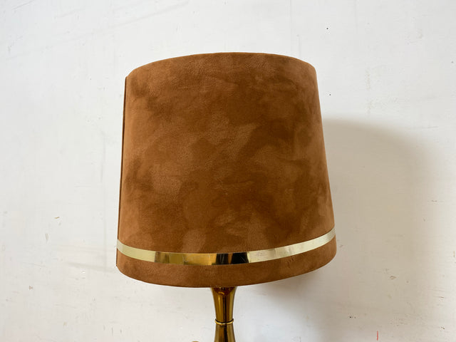 Sehr hübsche Vintage Tischlampe mit goldenem Amphoren Lampenfuß aus Messing und braunem Velours Lampenschirm