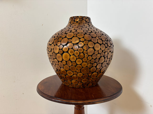 Einzigartige große Vintage Vase I in Handarbeit mit echten Holzscheiben verkleidetes Unikat