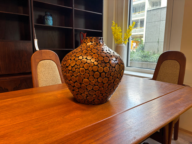 Einzigartige große Vintage Vase I in Handarbeit mit echten Holzscheiben verkleidetes Unikat