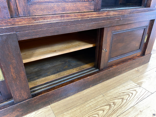 Hochwertige handverzierte Vintage Vitrine im antikem Stil aus massiver Eiche mit Schiebetüren I Büchervitrine Bücherschrank Bücherregal Regal Glasvitrine Wohnzimmerschank Jugendstil Gründerzeit I