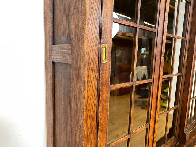 Hochwertige handverzierte Vintage Vitrine im antikem Stil aus massiver Eiche mit Schiebetüren I Büchervitrine Bücherschrank Bücherregal Regal Glasvitrine Wohnzimmerschank Jugendstil Gründerzeit I
