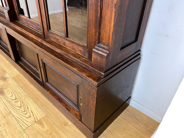 Hochwertige handverzierte Vintage Vitrine im antikem Stil aus massiver Eiche mit Schiebetüren I Büchervitrine Bücherschrank Bücherregal Regal Glasvitrine Wohnzimmerschank Jugendstil Gründerzeit I