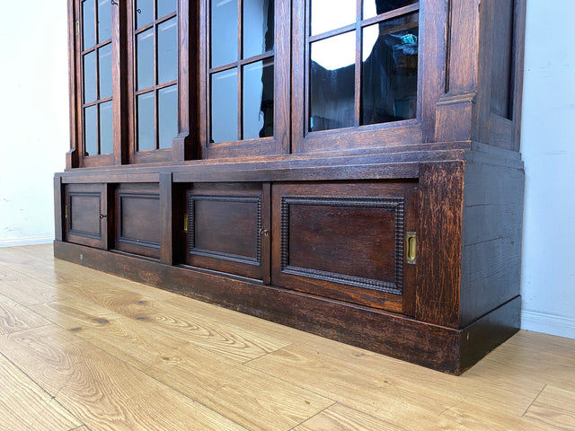 Hochwertige handverzierte Vintage Vitrine im antikem Stil aus massiver Eiche mit Schiebetüren I Büchervitrine Bücherschrank Bücherregal Regal Glasvitrine Wohnzimmerschank Jugendstil Gründerzeit I