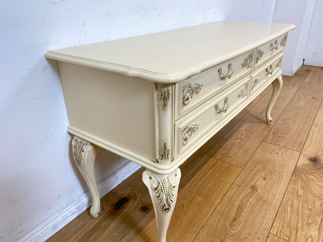 Sehr elegante weiße 70er Jahre Chippendale Kommode mit Schubladen und Messinggriffen I Sideboard Schubladenkommode Wäschekommode TV Lowboard Flurkommode Barock Vintage I