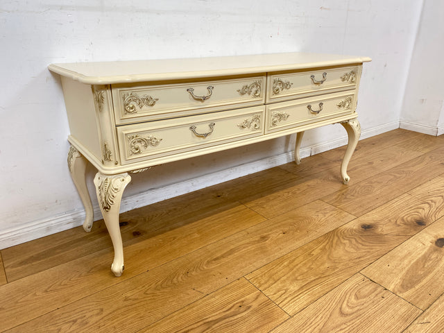 Sehr elegante weiße 70er Jahre Chippendale Kommode mit Schubladen und Messinggriffen I Sideboard Schubladenkommode Wäschekommode TV Lowboard Flurkommode Barock Vintage I