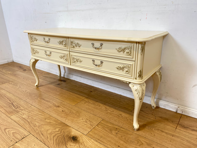 Sehr elegante weiße 70er Jahre Chippendale Kommode mit Schubladen und Messinggriffen I Sideboard Schubladenkommode Wäschekommode TV Lowboard Flurkommode Barock Vintage I