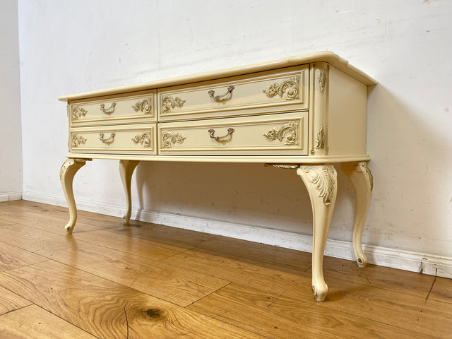 Sehr elegante weiße 70er Jahre Chippendale Kommode mit Schubladen und Messinggriffen I Sideboard Schubladenkommode Wäschekommode TV Lowboard Flurkommode Barock Vintage I