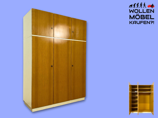 WMK I Retro pur! I Stilvoller und sehr geräumiger weißer 70er Jahre Kleiderschrank mit Aufsatz