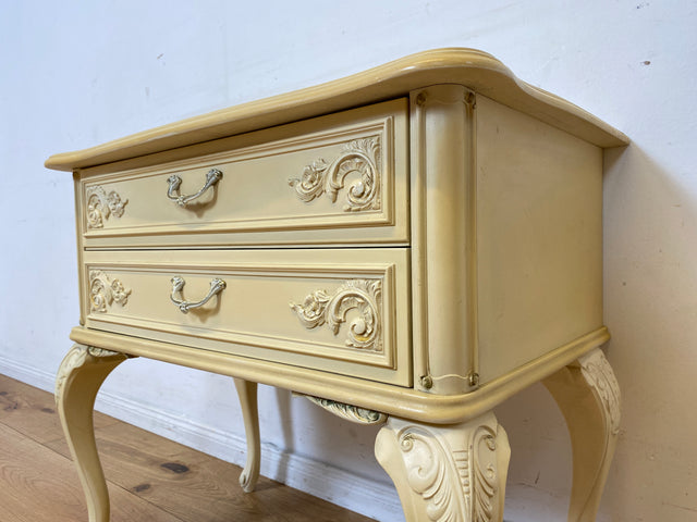 Wunderschöner weißer Chippendale Nachttisch mit Schubladen und Messinggriffen I Nachtkommode Nachtschrank Nachtschränkchen Kommode Beistelltisch Vintage Barock I