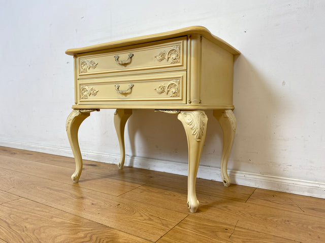 Wunderschöner weißer Chippendale Nachttisch mit Schubladen und Messinggriffen I Nachtkommode Nachtschrank Nachtschränkchen Kommode Beistelltisch Vintage Barock I