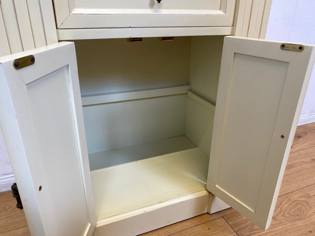 Sehr schöner weißer Vintage Schrank im antiken Stil mit Schubladen und Messinggriffen I Kommode Flurkommode Garderobe Wäschekommode Schuhkommode Schuhschrank Garderobe I