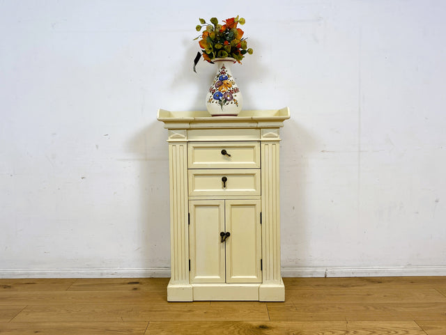 Sehr schöner weißer Vintage Schrank im antiken Stil mit Schubladen und Messinggriffen I Kommode Flurkommode Garderobe Wäschekommode Schuhkommode Schuhschrank Garderobe I
