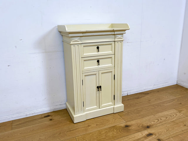 Sehr schöner weißer Vintage Schrank im antiken Stil mit Schubladen und Messinggriffen I Kommode Flurkommode Garderobe Wäschekommode Schuhkommode Schuhschrank Garderobe I