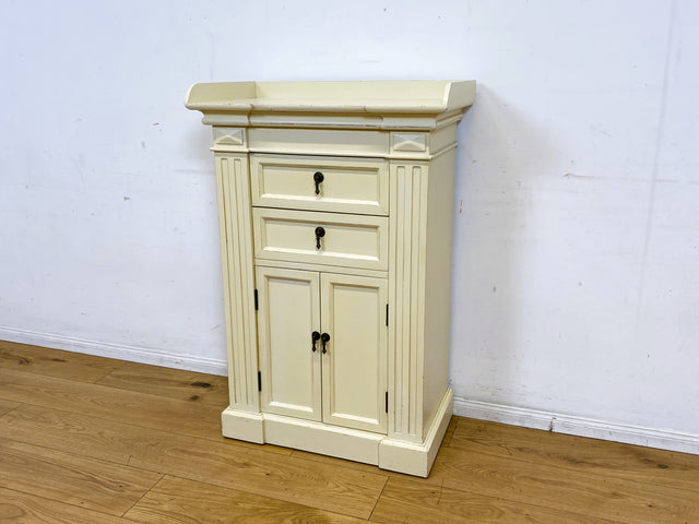 Sehr schöner weißer Vintage Schrank im antiken Stil mit Schubladen und Messinggriffen I Kommode Flurkommode Garderobe Wäschekommode Schuhkommode Schuhschrank Garderobe I