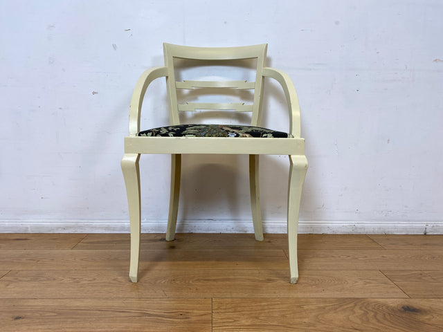 Formschöner und stabiler weißer antiker Armlehnstuhl mit wunderschönem Pfauenstoff I Stuhl Sessel Armchair Schreibtischstuhl Lesestuhl Lesesessel Jugendstil Vintage I