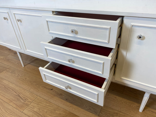 Sehr schönes weißes 70er Jahre Sideboard mit Schubladen & hübschen Originalgriffen I Kommode Anrichte Schrank TV Lowboard Bank Fernsehkommode Wäschekommode Retro Vintage I