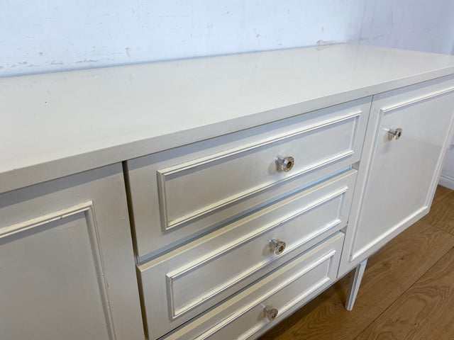 Sehr schönes weißes 70er Jahre Sideboard mit Schubladen & hübschen Originalgriffen I Kommode Anrichte Schrank TV Lowboard Bank Fernsehkommode Wäschekommode Retro Vintage I