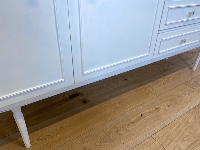 Sehr schönes weißes 70er Jahre Sideboard mit Schubladen & hübschen Originalgriffen I Kommode Anrichte Schrank TV Lowboard Bank Fernsehkommode Wäschekommode Retro Vintage I