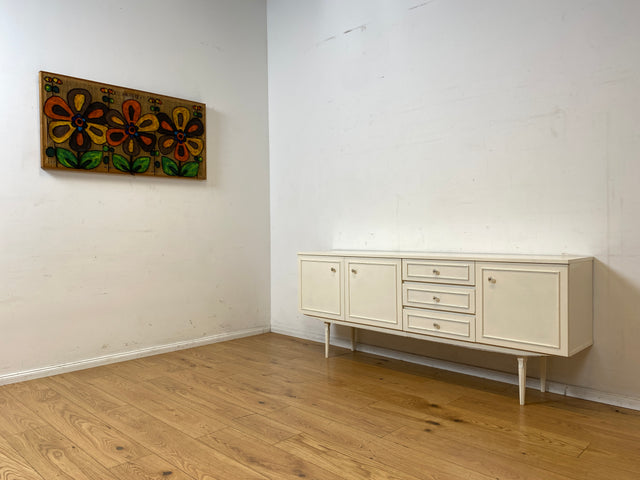 Sehr schönes weißes 70er Jahre Sideboard mit Schubladen & hübschen Originalgriffen I Kommode Anrichte Schrank TV Lowboard Bank Fernsehkommode Wäschekommode Retro Vintage I