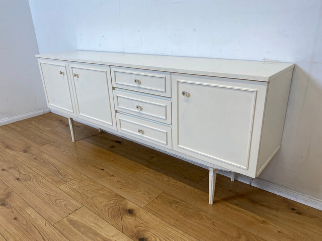 Sehr schönes weißes 70er Jahre Sideboard mit Schubladen & hübschen Originalgriffen I Kommode Anrichte Schrank TV Lowboard Bank Fernsehkommode Wäschekommode Retro Vintage I