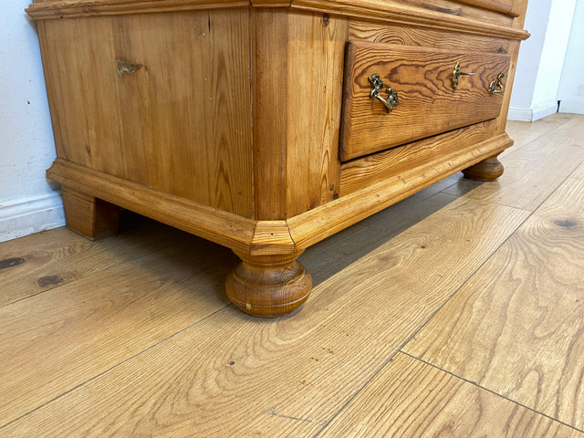 WMK I Eleganter antiker Schrank aus massivem Kiefernholz mit Glastüren & Schublade I Wäscheschrank Kleiderschrank Vitrinenschrank Vitrine Bauernschrank Vertiko Gründerzeit I