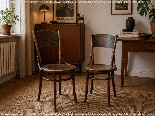 Wunderbarer antiker Bugholzstuhl von Fischel , früher Thonet ,  für Wien & Niemes Böhmen mit geprägten Ornamenten