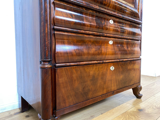 Edler antiker Schreibsekretär mit ausziehbarer Schreibunterlage I um 1840, Massivholz in Nussbaum I Sekretär Schreibschrank Schreibkommode Highboard Schrank Anrichte Biedermeier Vintage I