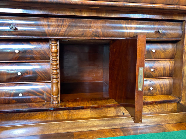 Edler antiker Schreibsekretär mit ausziehbarer Schreibunterlage I um 1840, Massivholz in Nussbaum I Sekretär Schreibschrank Schreibkommode Highboard Schrank Anrichte Biedermeier Vintage I