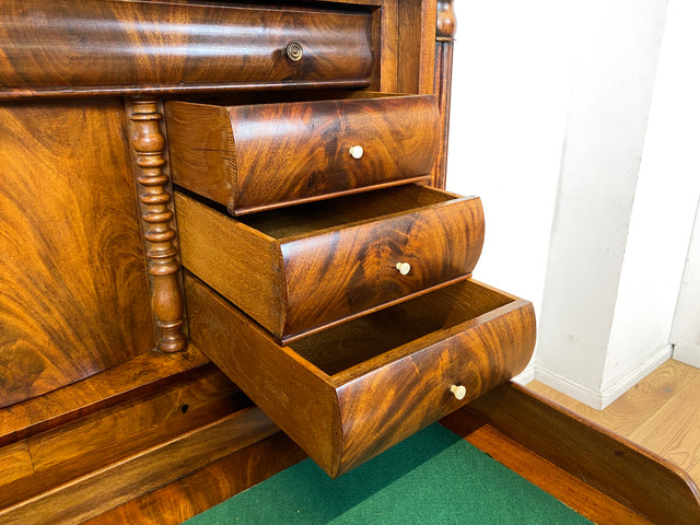 Edler antiker Schreibsekretär mit ausziehbarer Schreibunterlage I um 1840, Massivholz in Nussbaum I Sekretär Schreibschrank Schreibkommode Highboard Schrank Anrichte Biedermeier Vintage I