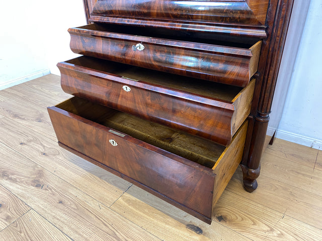 Edler antiker Schreibsekretär mit ausziehbarer Schreibunterlage I um 1840, Massivholz in Nussbaum I Sekretär Schreibschrank Schreibkommode Highboard Schrank Anrichte Biedermeier Vintage I