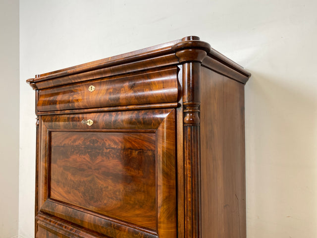 Edler antiker Schreibsekretär mit ausziehbarer Schreibunterlage I um 1840, Massivholz in Nussbaum I Sekretär Schreibschrank Schreibkommode Highboard Schrank Anrichte Biedermeier Vintage I