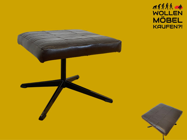 Stilvoller und gemütlicher Mid-Century Hocker mit braunem Kunstleder Bezug und Metallgestell I Lederhocker Sitzhocker Fußhocker Sitz Schemel Pouf Vintage Kunstleder I