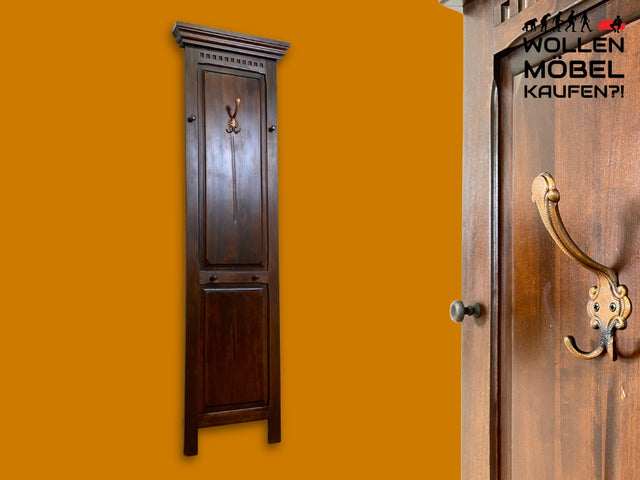 Sehr hübsche dunkelbraune Garderobe im antiken Stil mit Kleiderhaken aus Messing I Flurgarderobe Wandgarderobe Wandpaneel Garderobenleiste Vintage Stilmöbel Kolonialstil I