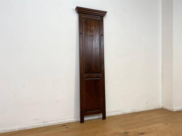 Sehr hübsche dunkelbraune Garderobe im antiken Stil mit Kleiderhaken aus Messing I Flurgarderobe Wandgarderobe Wandpaneel Garderobenleiste Vintage Stilmöbel Kolonialstil I
